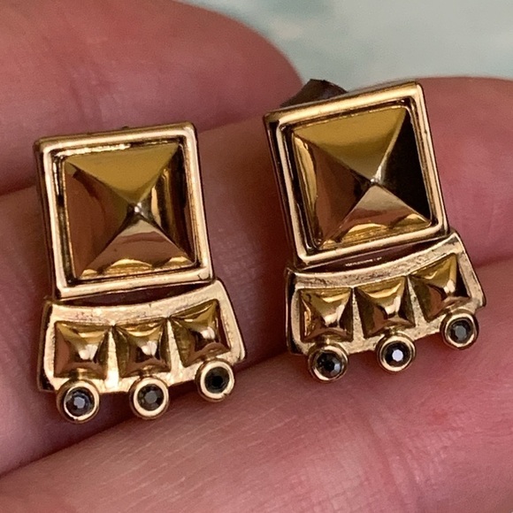 Rebecca Minkoff 3 Piece “Curb” Gold Tone Pyramid Set Earrings & Pendant Necklace - Picture 17 of 17